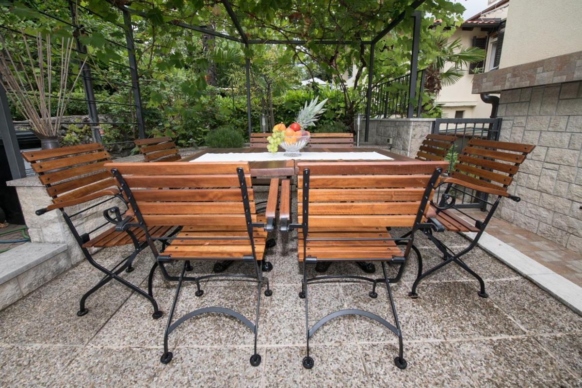 Apartments Ana Опатия Экстерьер фото
