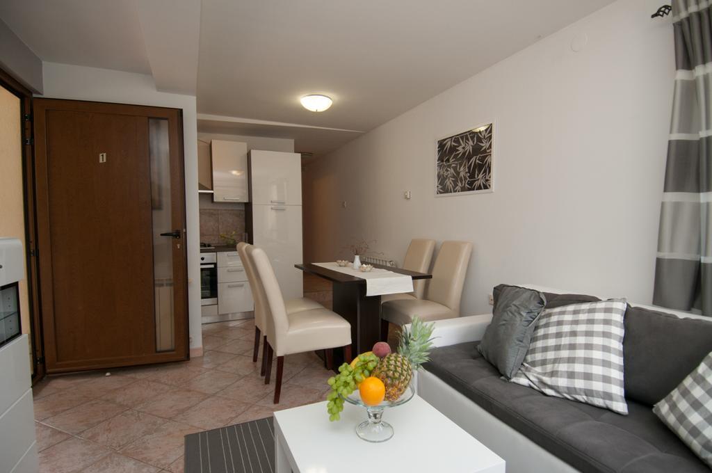 Apartments Ana Опатия Экстерьер фото