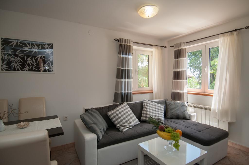 Apartments Ana Опатия Экстерьер фото